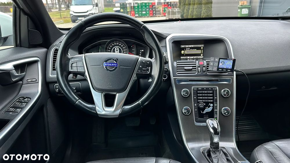 Volvo XC 60 D5 AWD Momentum - 10