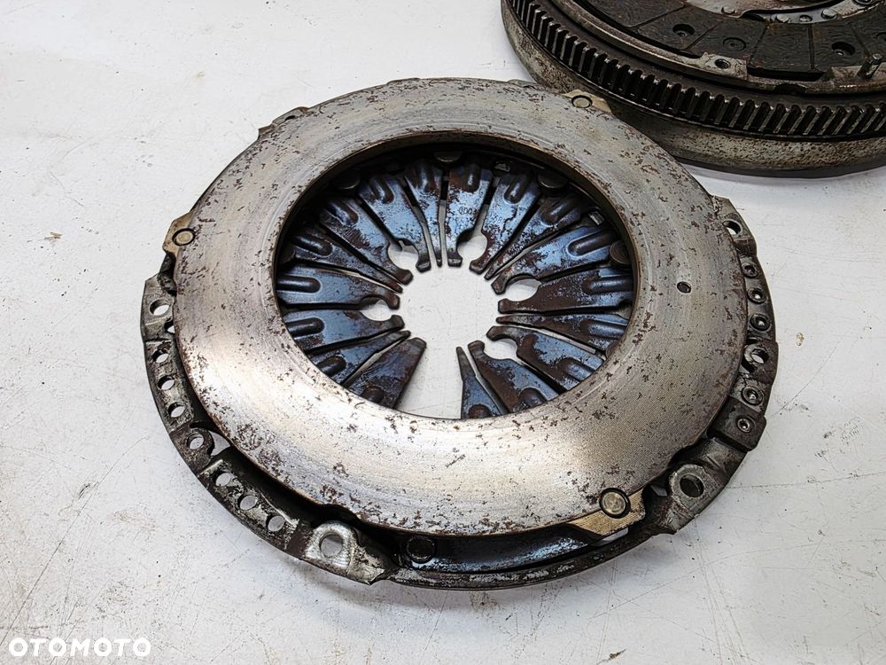 KOŁO DWUMASOWE SPRZĘGŁO AUDI VOLKSWAGEN SEAT SKODA 1.6TDI 03L105266BS 10/26 - 9