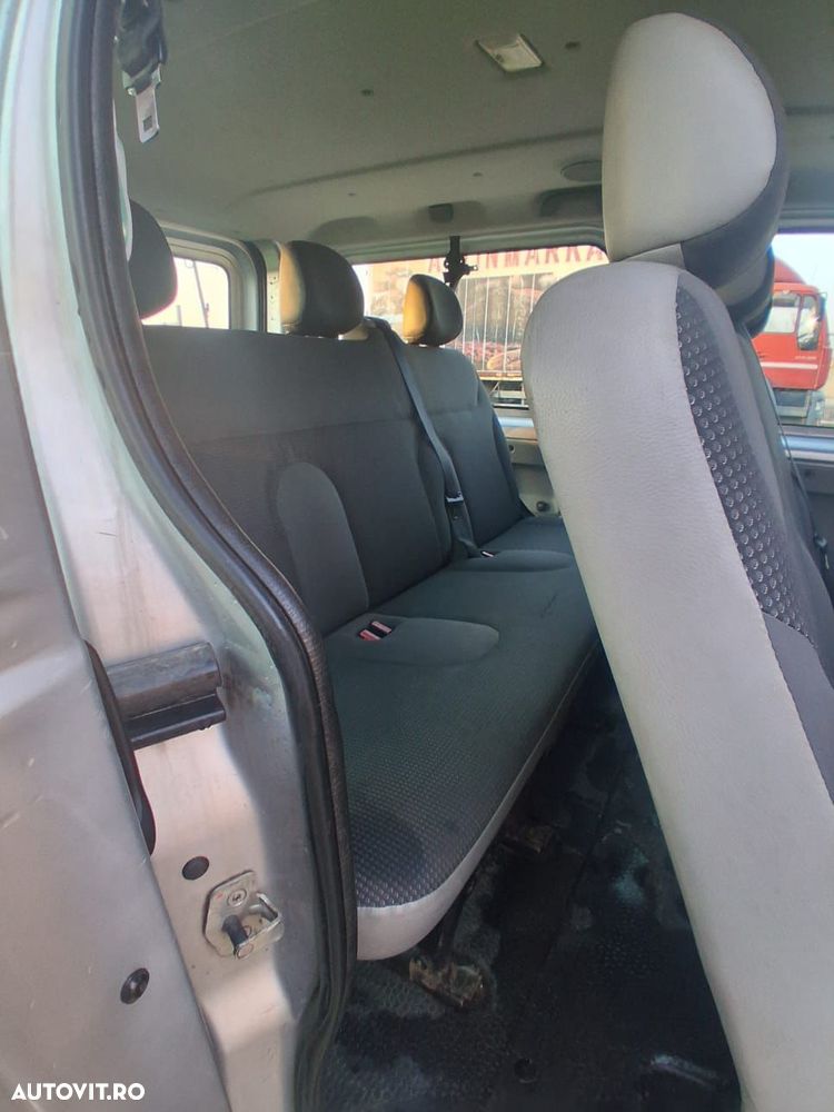 Opel Vivaro - 8