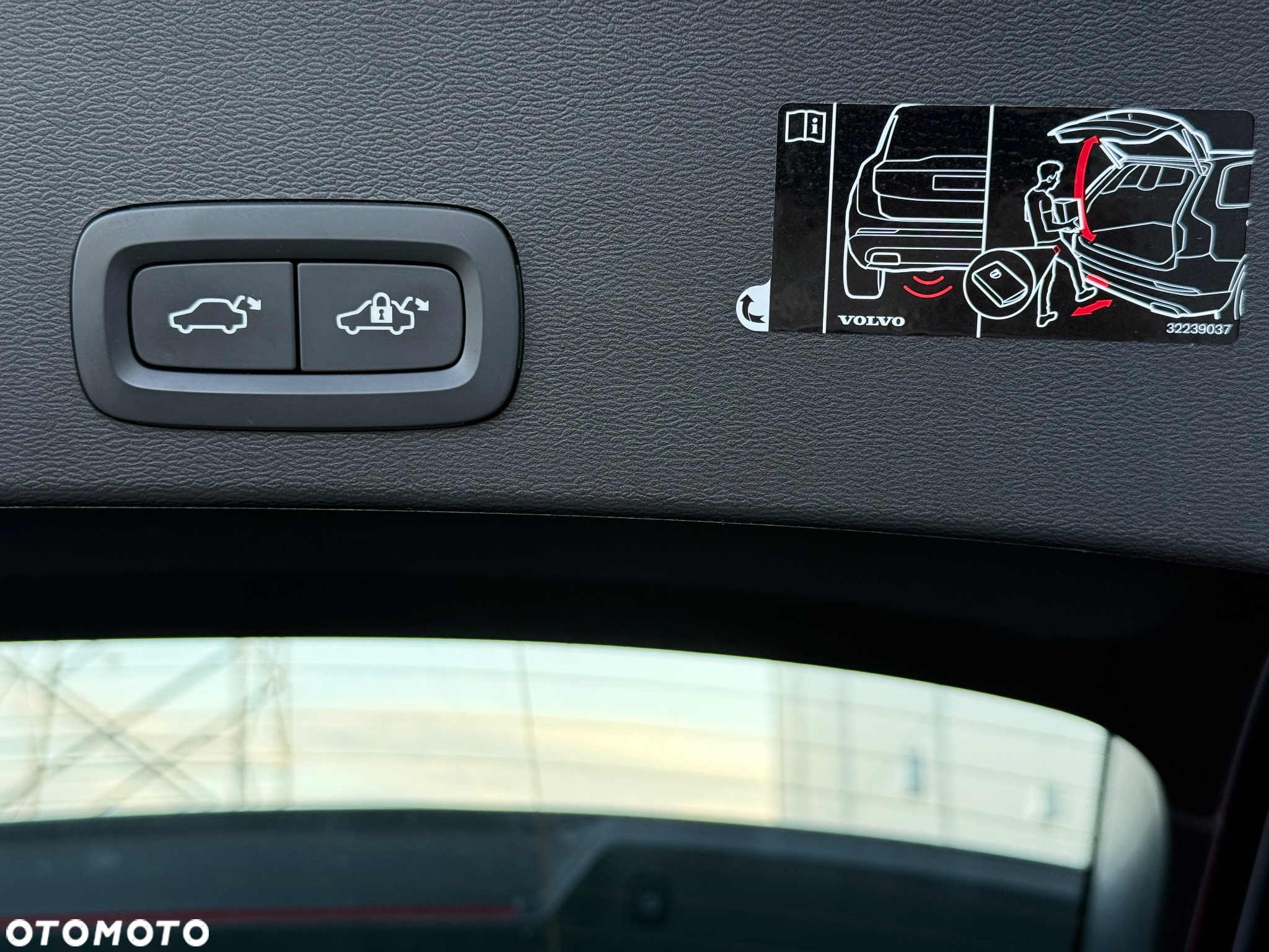 Volvo XC 40 T3 Geartronic Momentum Pro - 18