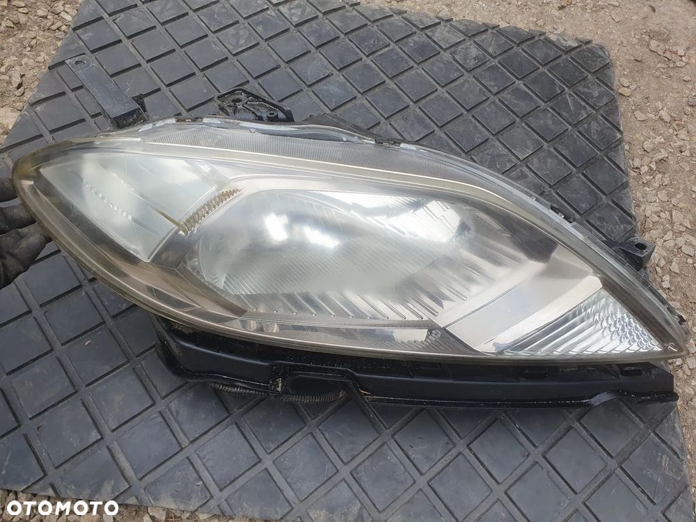 HONDA FR-V I BE 04-09 REFLEKTOR PRAWY ORYGINAŁ STANLEY + ŚLIZG + WTYCZKI - 1