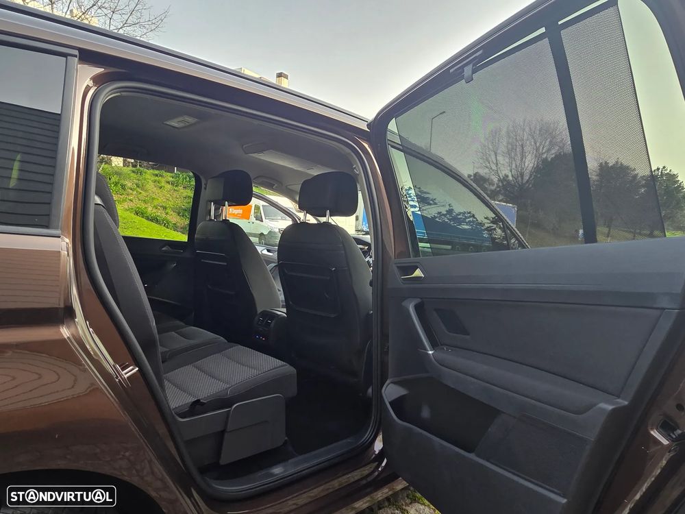 VW Touran 2.0 TDI Highline DSG - 20