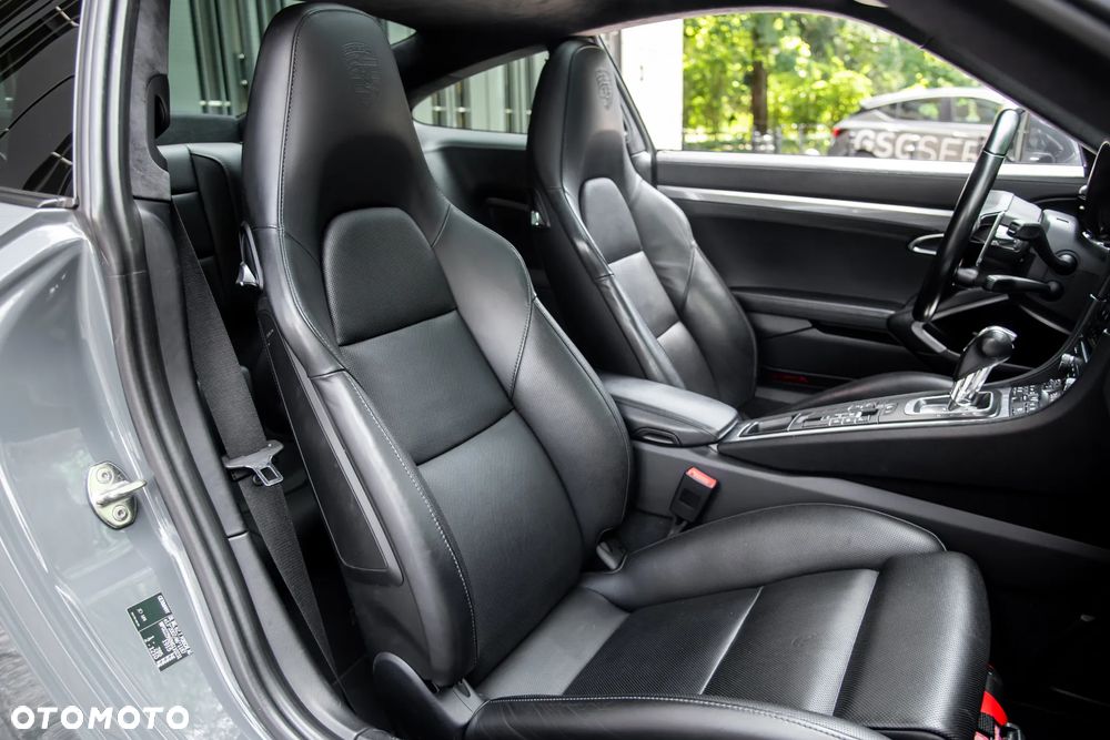 Porsche 911 Carrera S PDK - 35