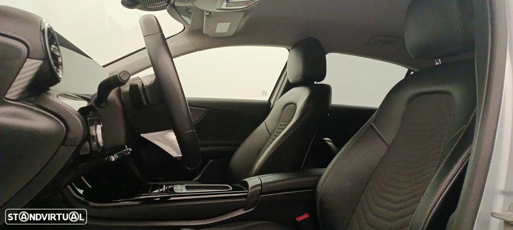 Mercedes-Benz A 250 e - 28