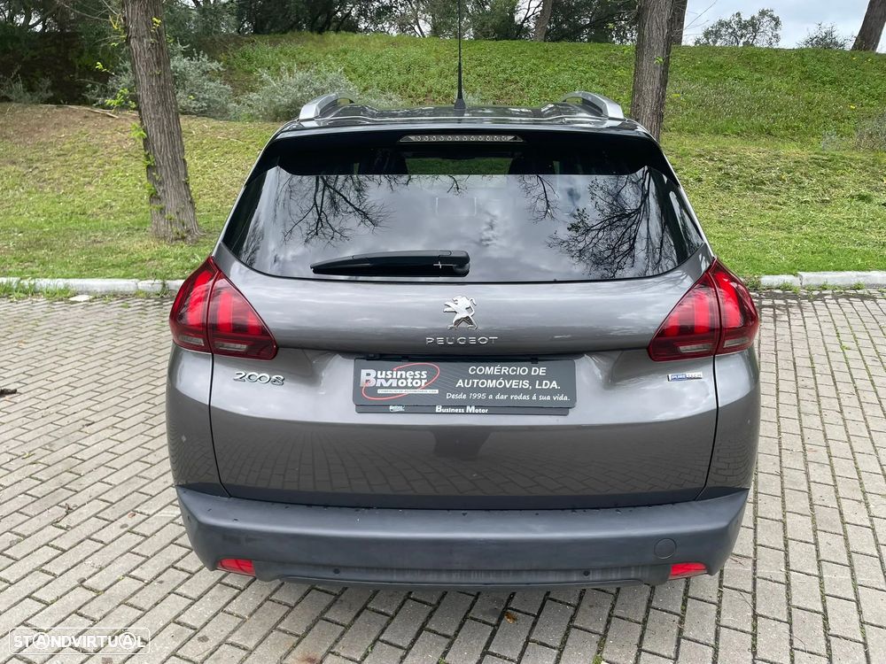 Peugeot 2008 - 4