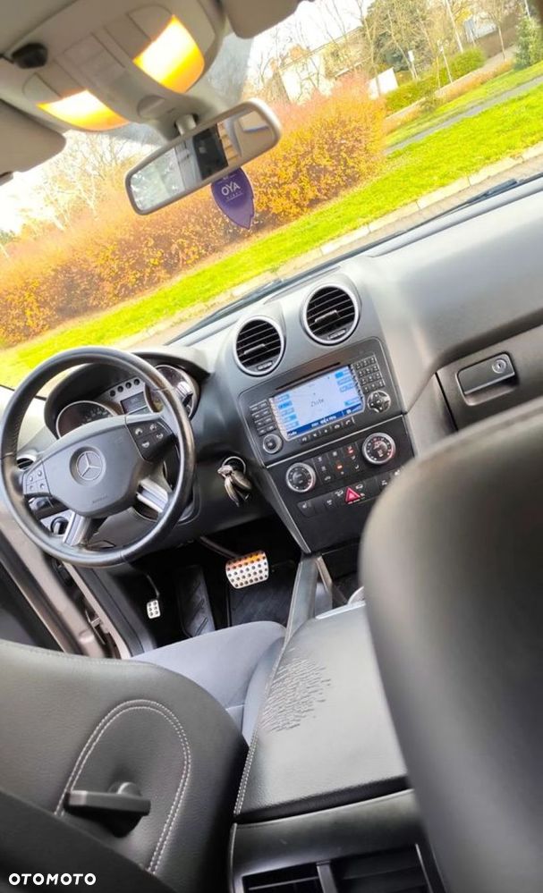 Mercedes-Benz ML - 7
