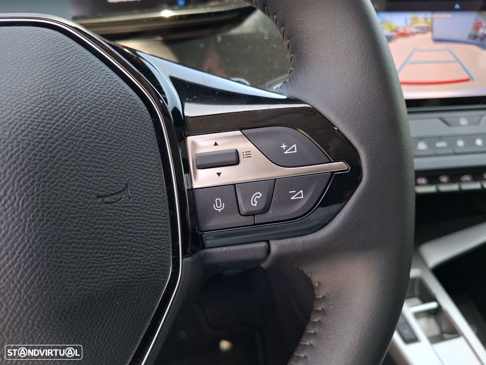Peugeot 308 SW 1.2 Hybrid Allure e-DCS6 — fotografia 17