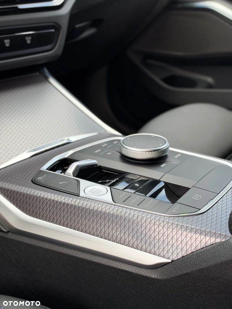BMW Seria 3 320d xDrive M Sport - 18