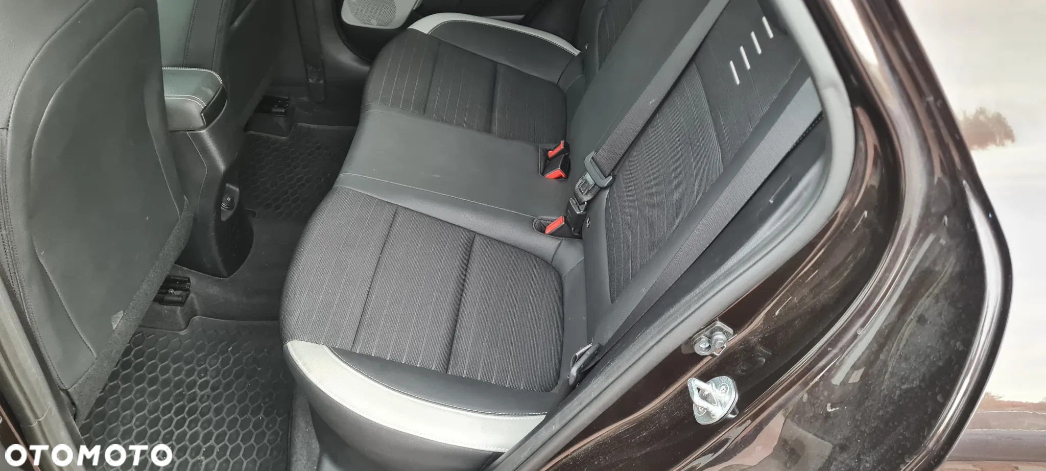 Kia Stonic 1.4 L - 12