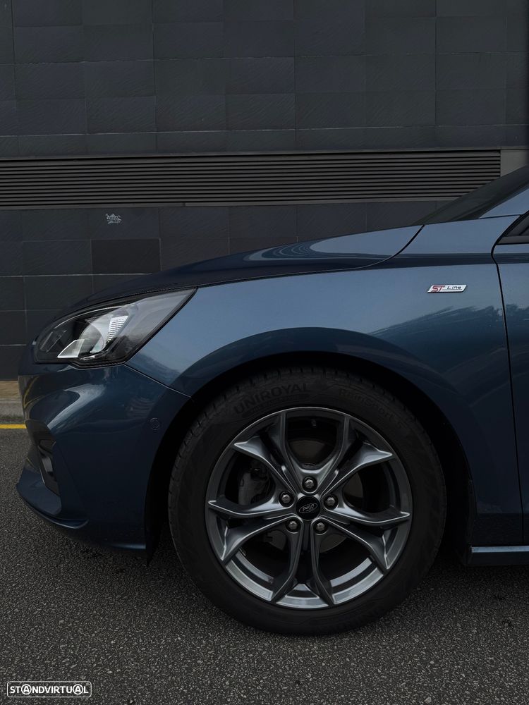 Ford Focus 1.0 EcoBoost S&S ST-Line - 4
