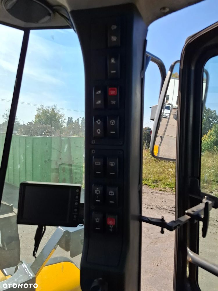 Liu Gong 856H - 20