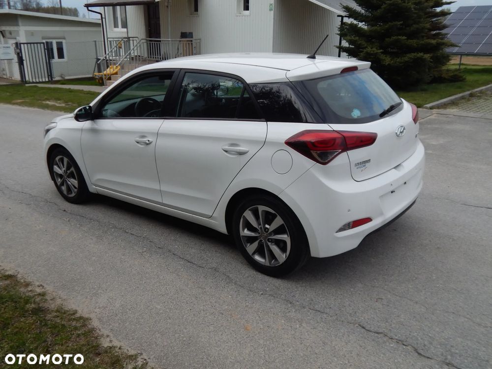 Hyundai i20 1.2 BlueDrive Comfort - 12