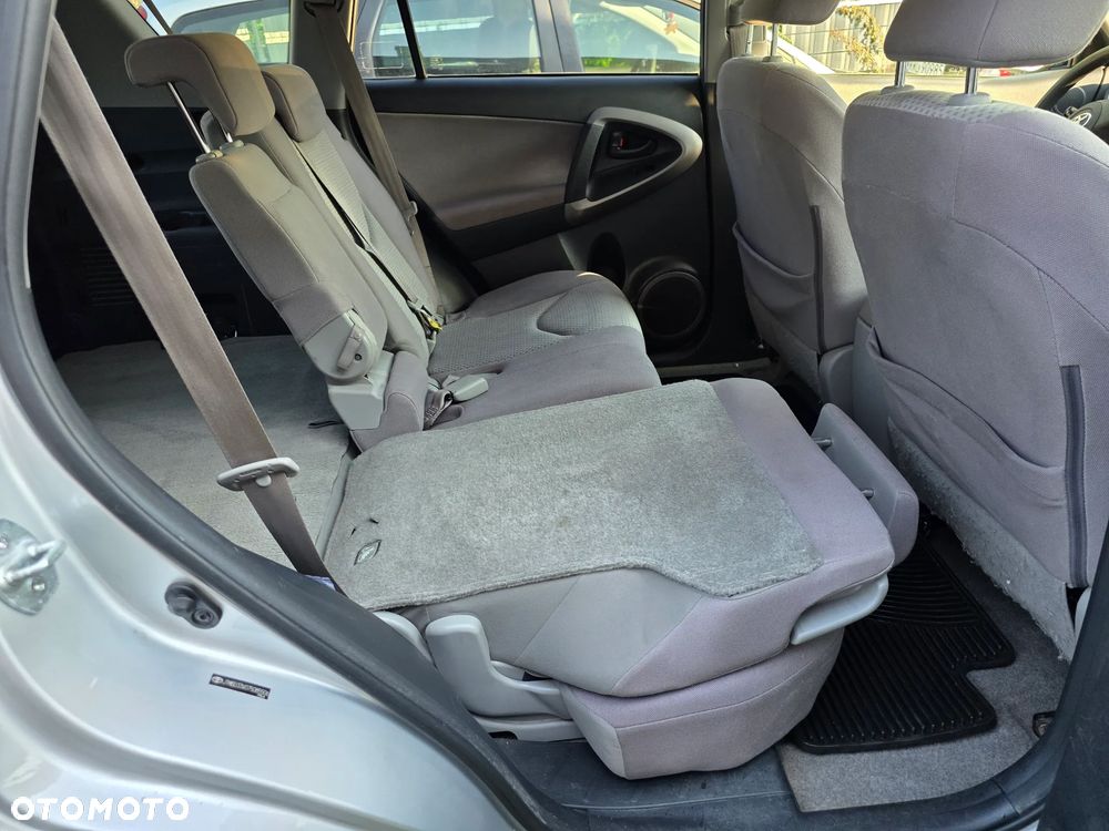 Toyota RAV4 2.4 VVT-i Sport - 12