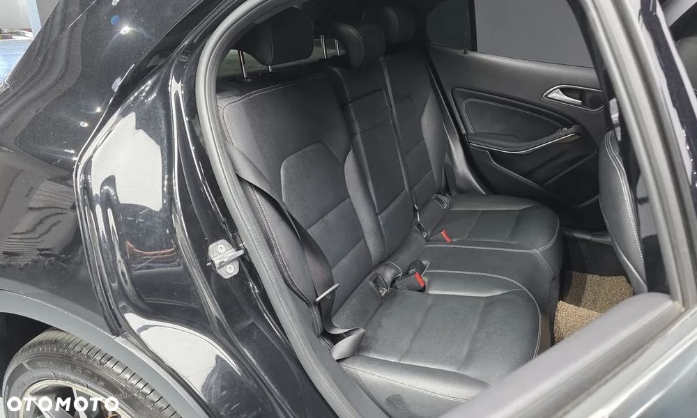 Mercedes-Benz GLA - 17
