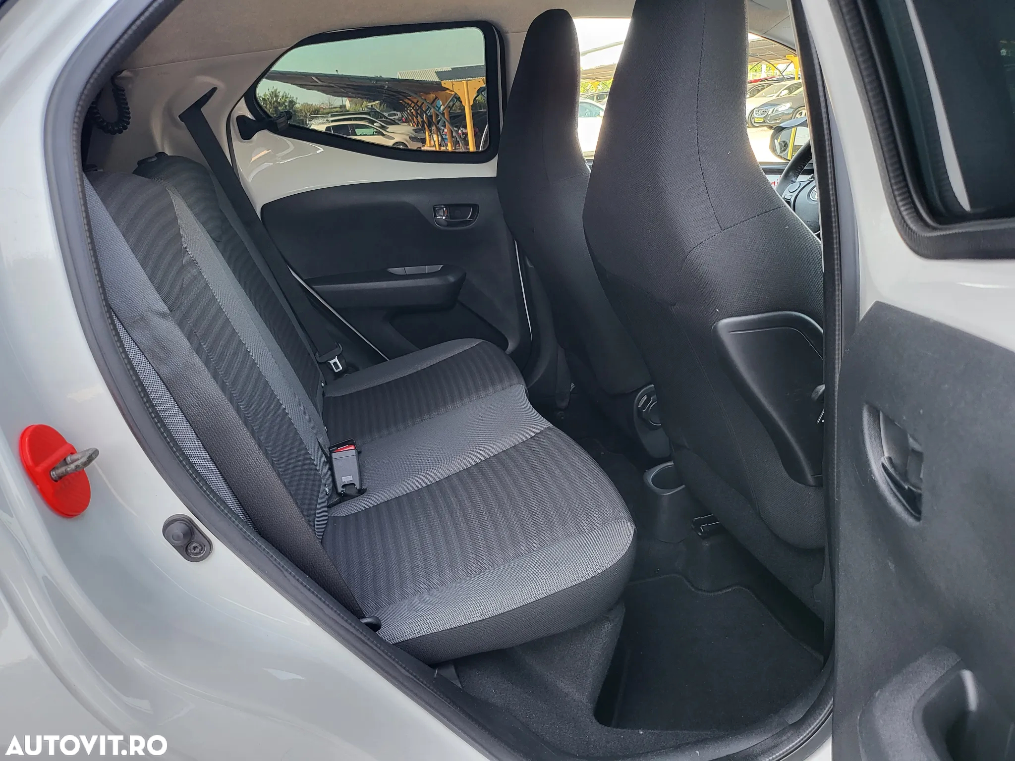 Toyota Aygo 1.0 VVY-I 5 usi X-connect - 13