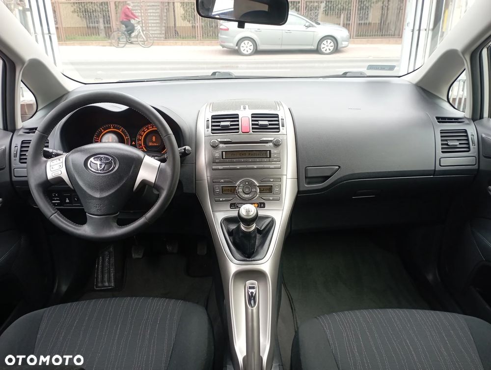 Toyota Auris 1.4 D-4D Luna - 8