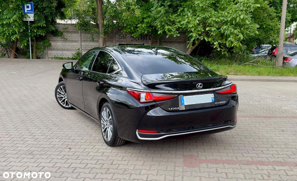 Lexus ES 300h Prestige - 11