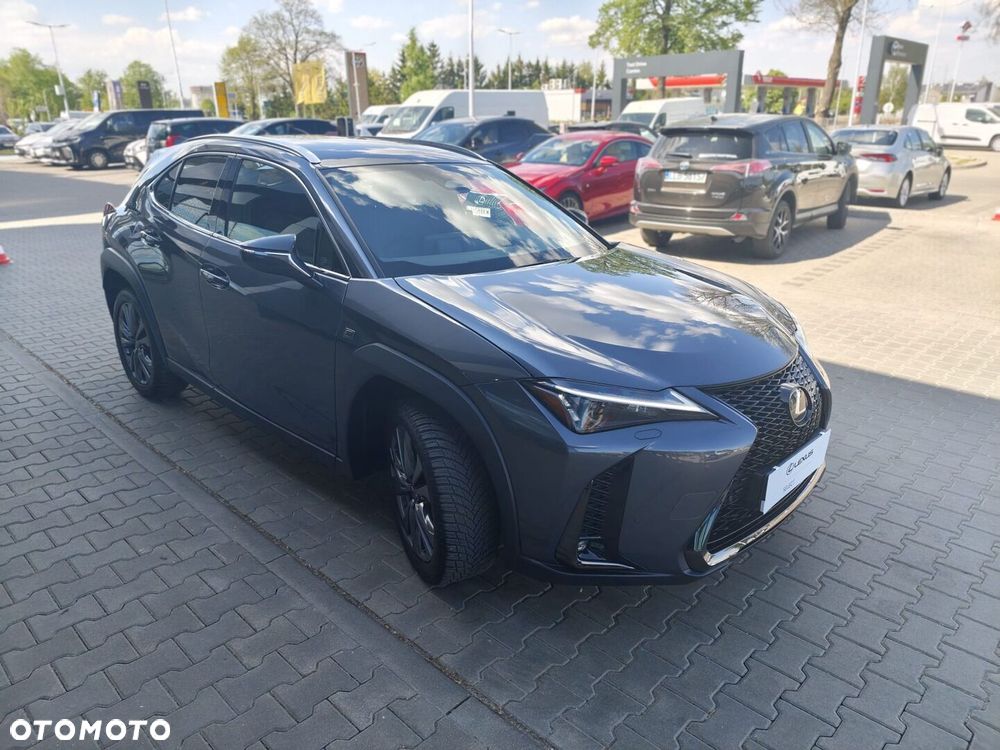 Lexus UX - 31