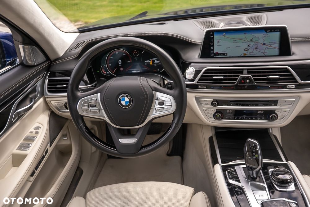 BMW Seria 7 750Li xDrive - 19