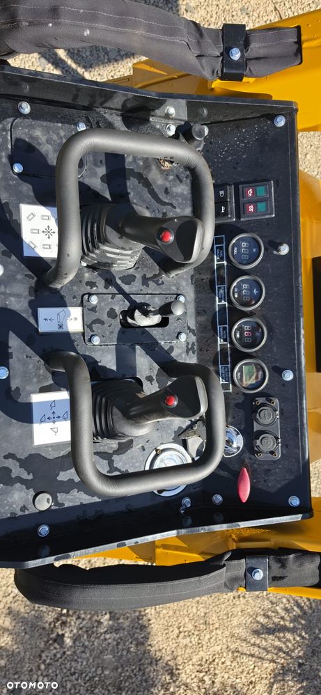 Mini Ładowarka gąsienicowa SDOOL SLV1000 koparka łańcuchowa bobcat avant ditch witch vermeer - 7