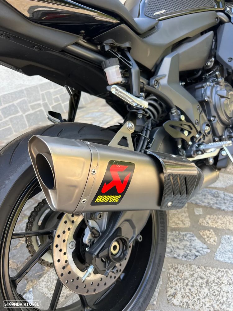 Yamaha R - 11
