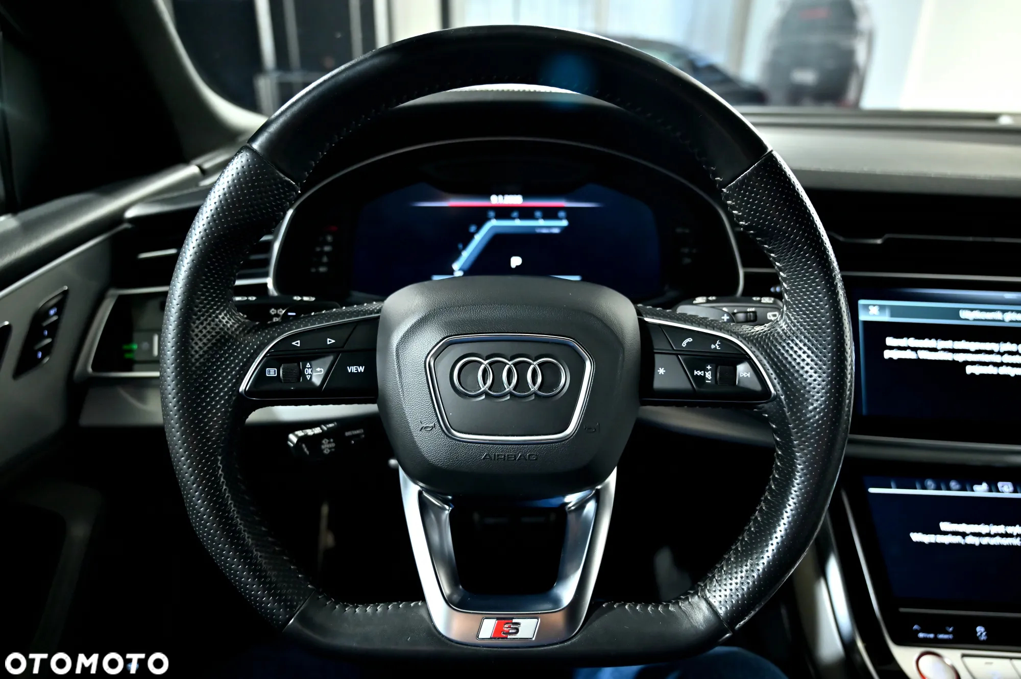 Audi SQ8 - 30