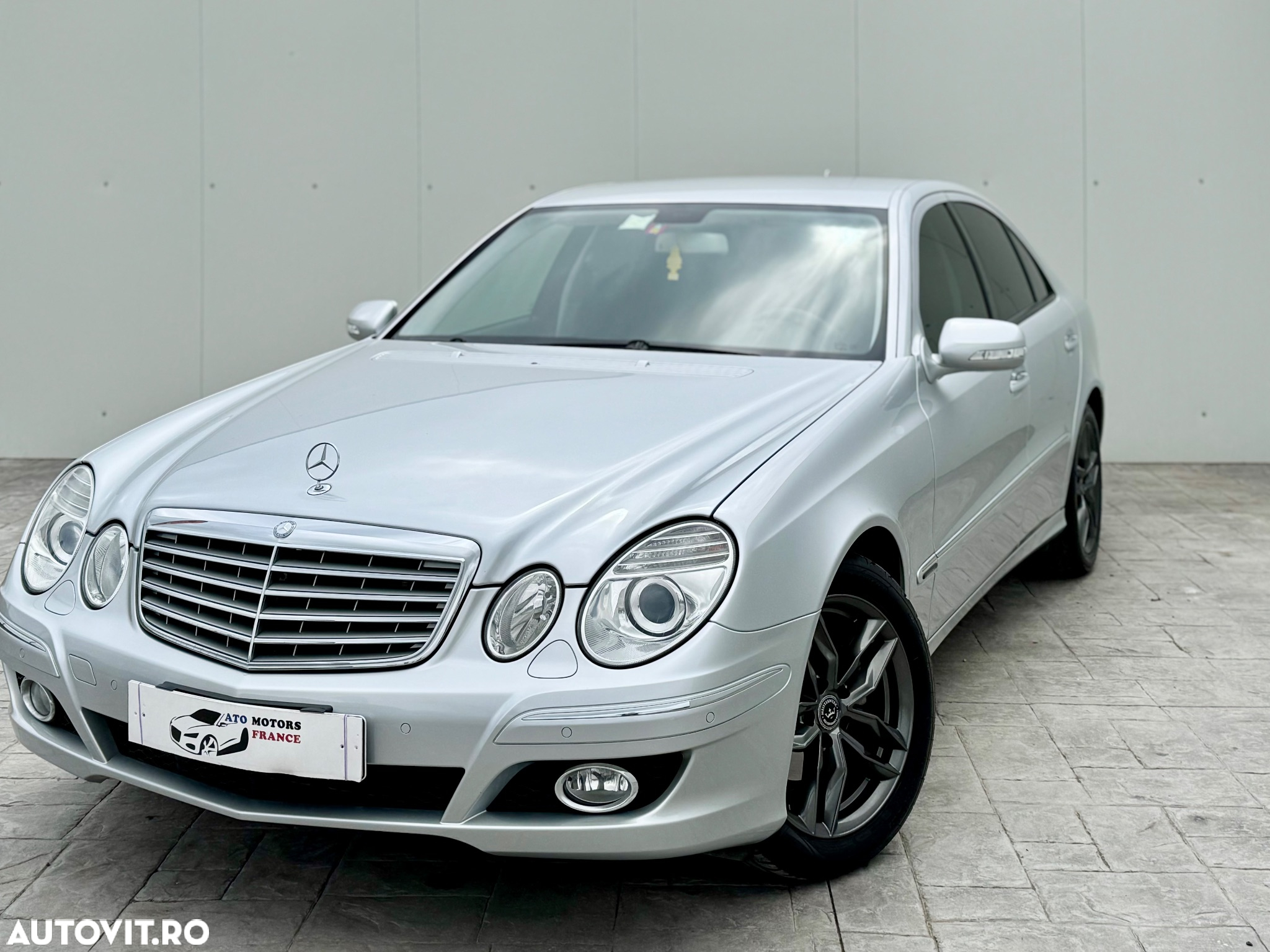 Mercedes-Benz E - 16