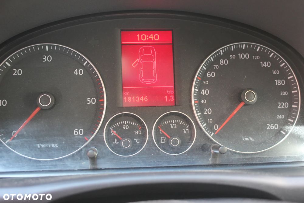 Volkswagen Touran - 16