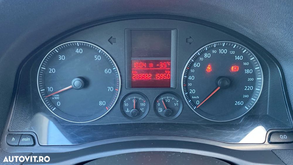 Volkswagen Golf - 10