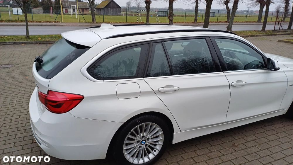 BMW Seria 3 318d Luxury Line - 24