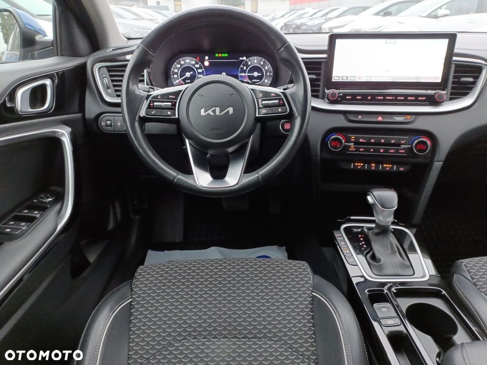 Kia XCeed 1.5 T-GDI Business Line DCT - 16