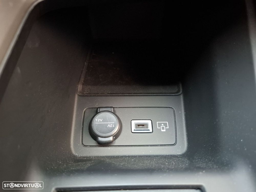 Peugeot 308 SW 1.2 Hybrid Allure e-DCS6 — fotografia 22