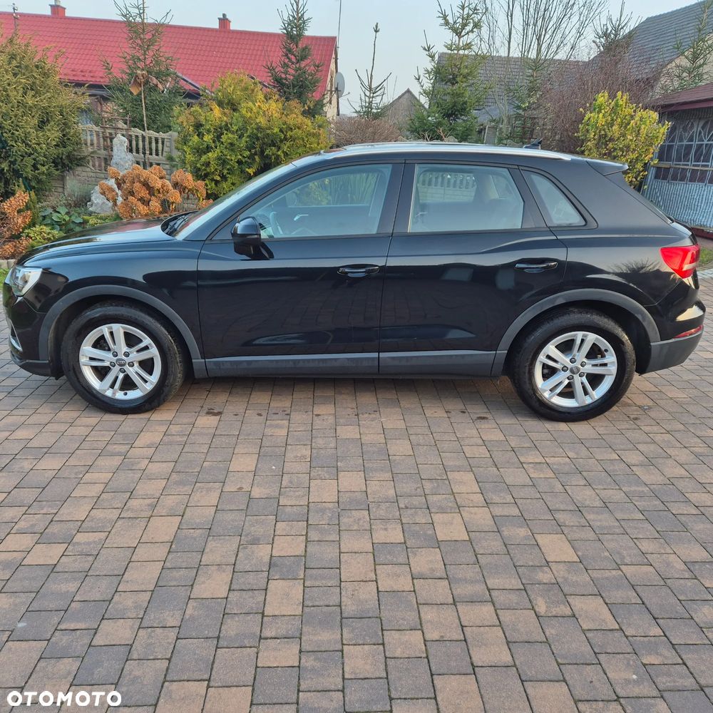 Audi Q3 35 TFSI S line - 22