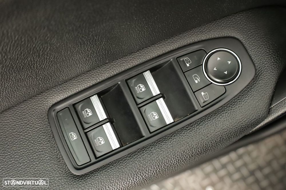Renault Captur 1.0 TCe Techno Bi-Fuel - 22