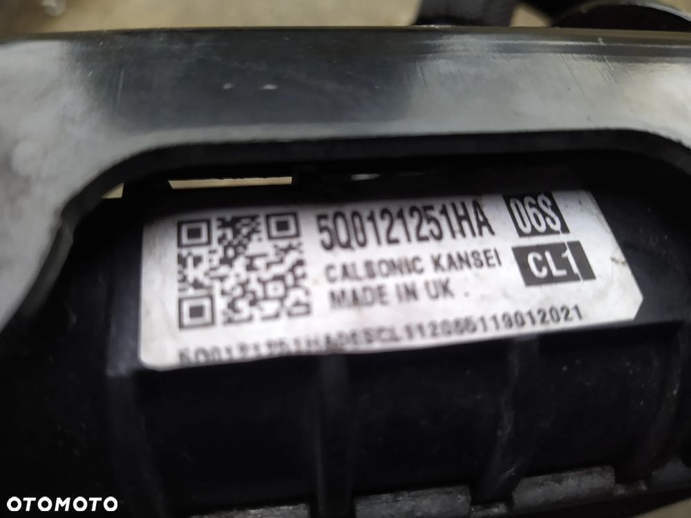 Chłodniczka dodatkowa stelaż VW golf VII 5Q121251 AH