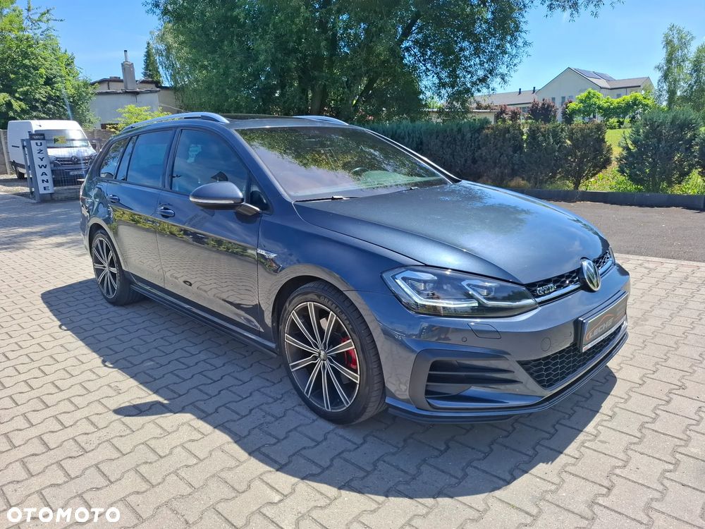 Volkswagen Golf - 6