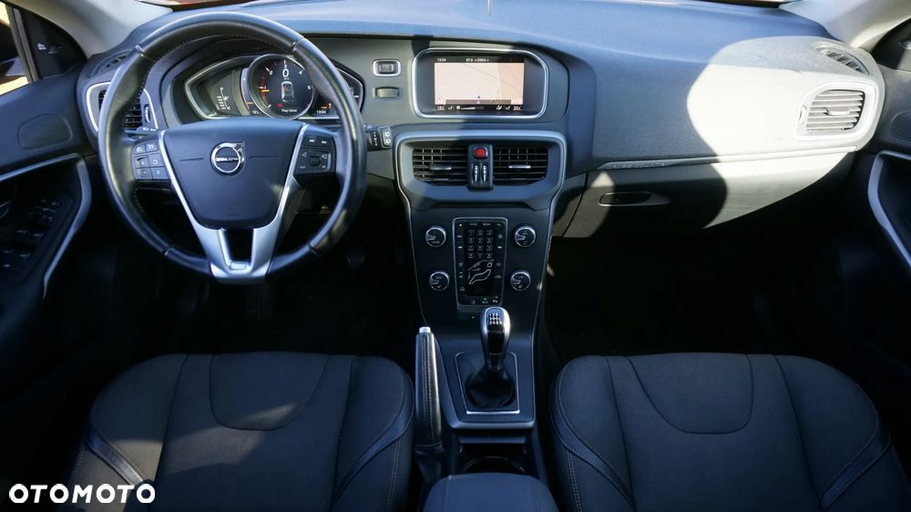 Volvo V40 Cross Country D3 Drive-E Momentum - 8