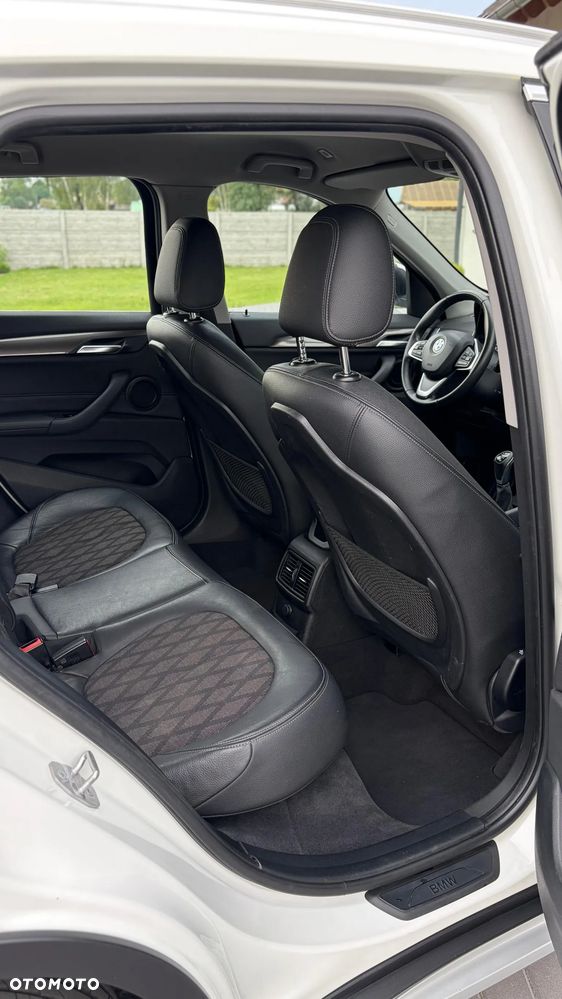 BMW X1 sDrive18i - 27