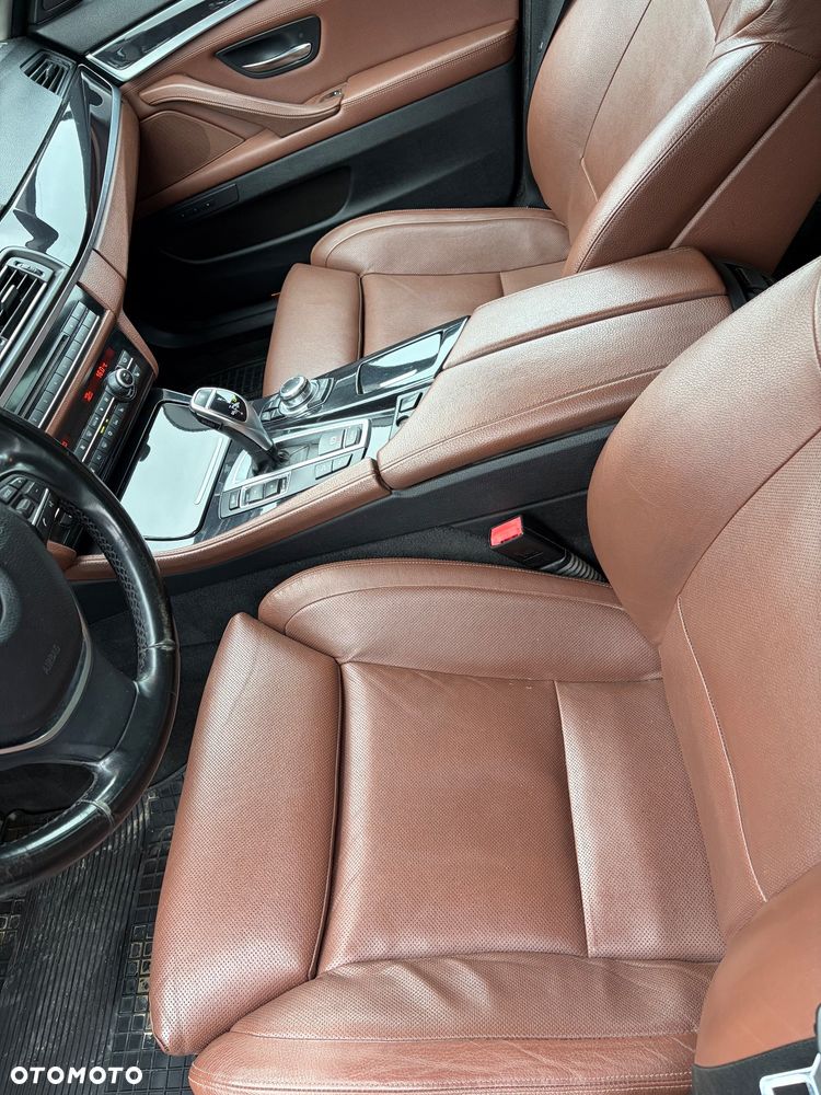 BMW Seria 5 528i xDrive Modern Line - 14