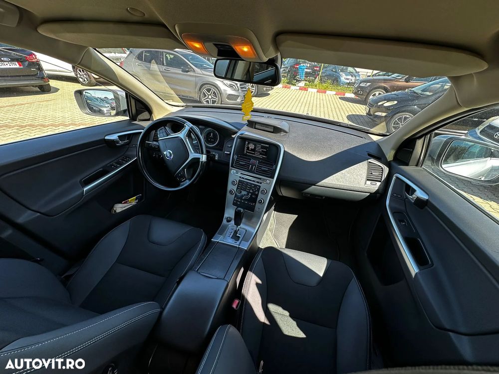 Volvo XC 60 D5 AWD Aut. Momentum - 5