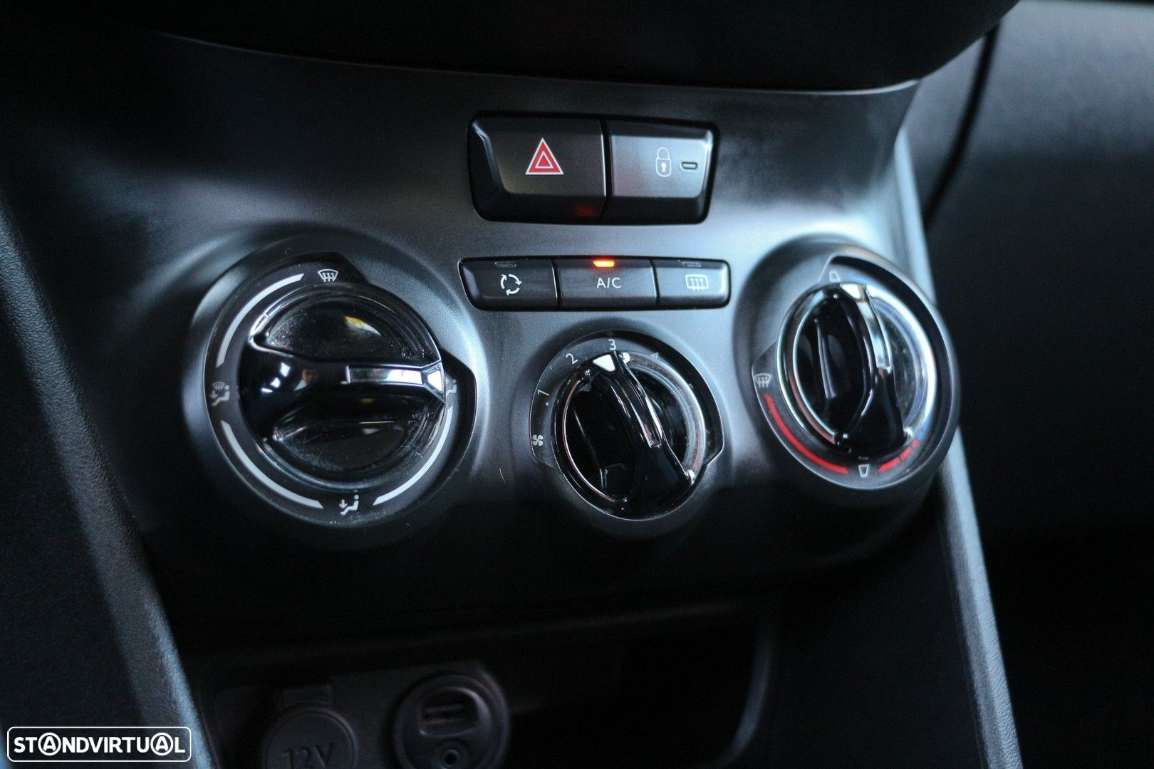 Peugeot 208 1.6 BlueHDi Style - 20