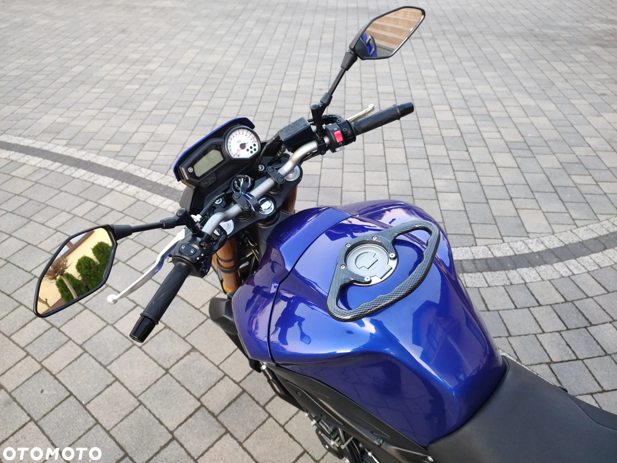Yamaha FZ8 - 11