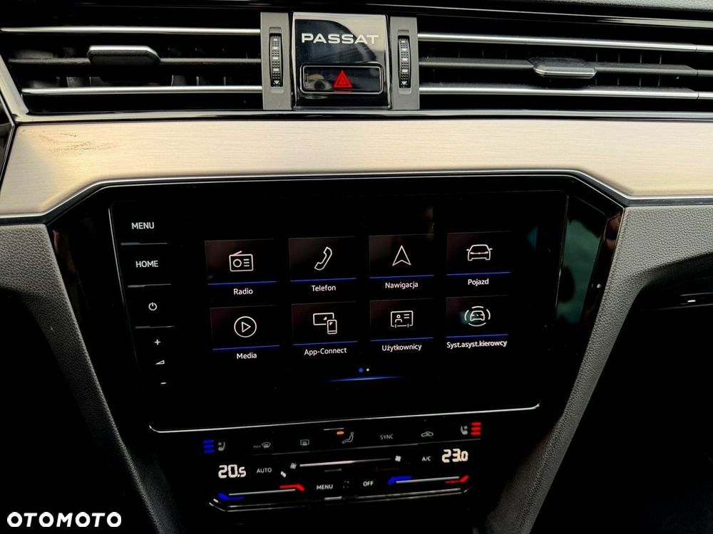 Volkswagen Passat - 33