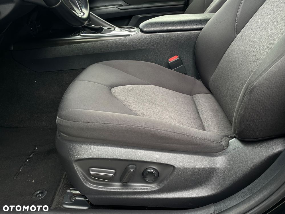 Toyota Camry 2.5 Hybrid Comfort CVT - 21