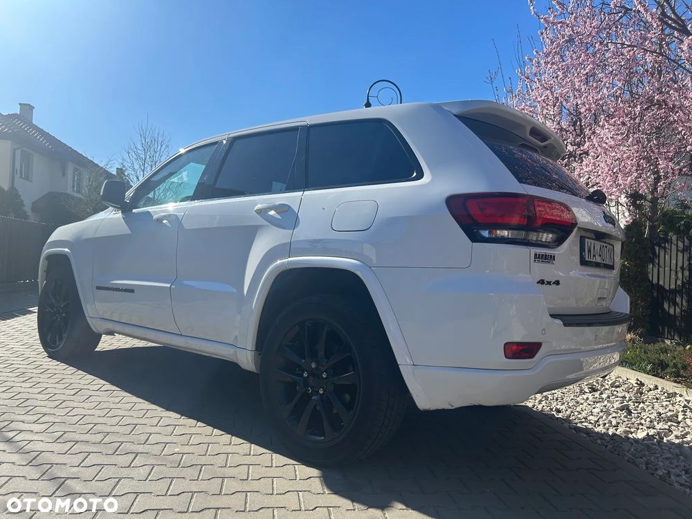 Jeep Grand Cherokee - 9