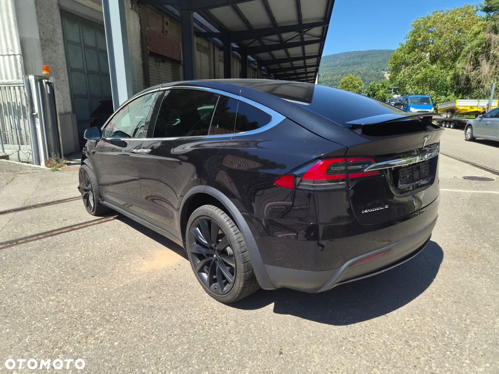 Tesla Model X - 2