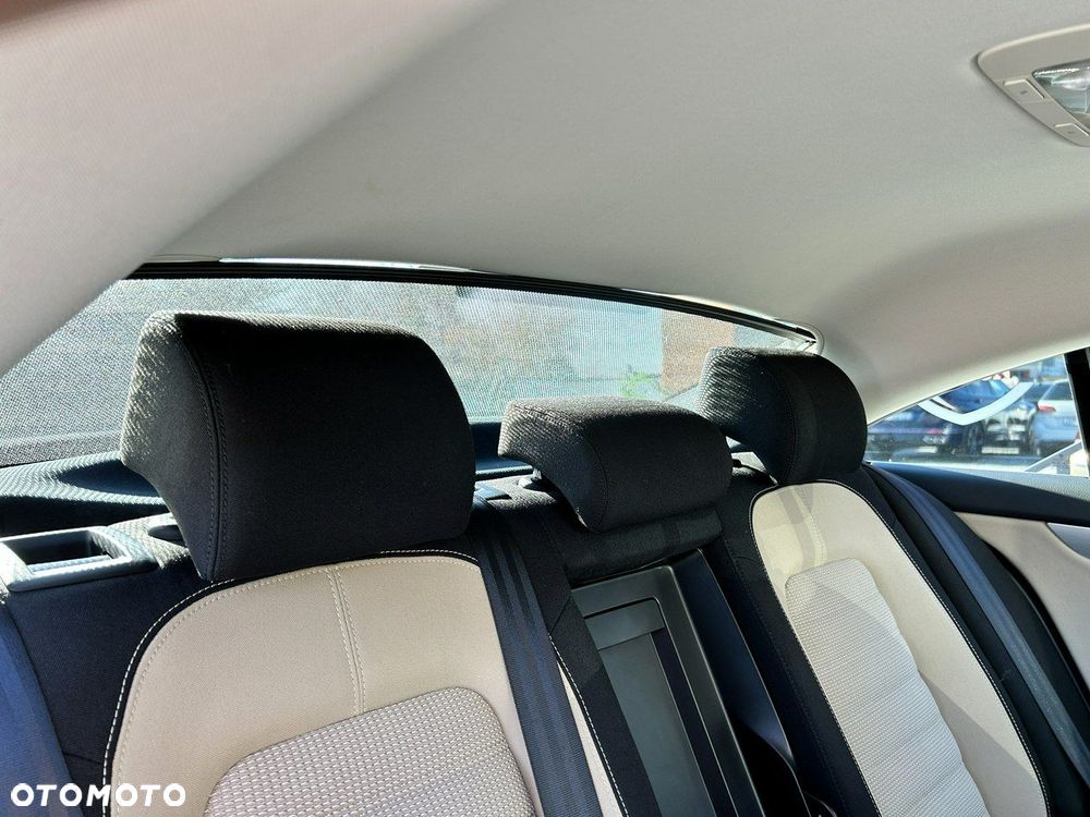 Volkswagen Passat CC - 37