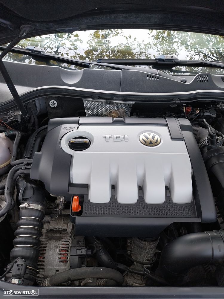 VW Passat 2.0 TDI Confortline - 8