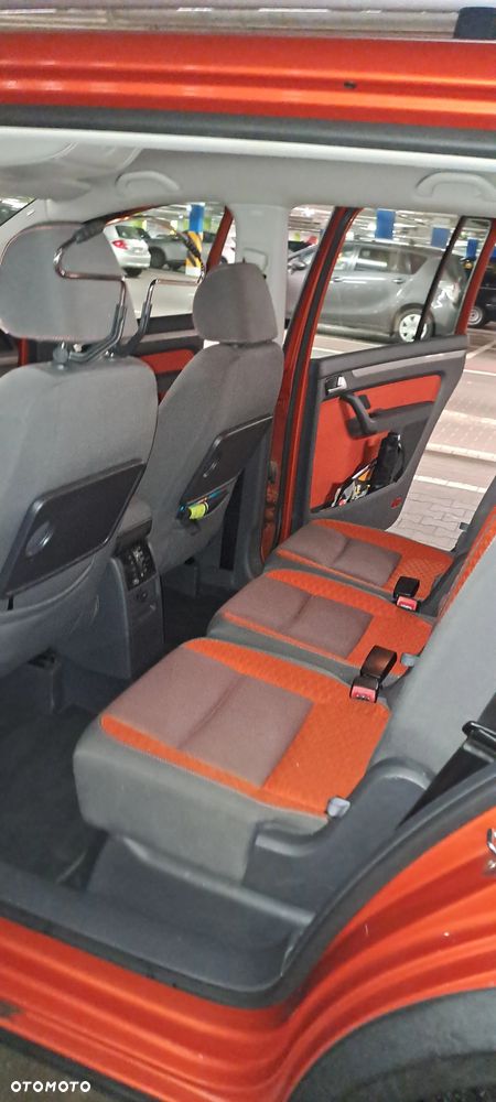 Volkswagen Touran 2.0 TDI DPF Cross - 10