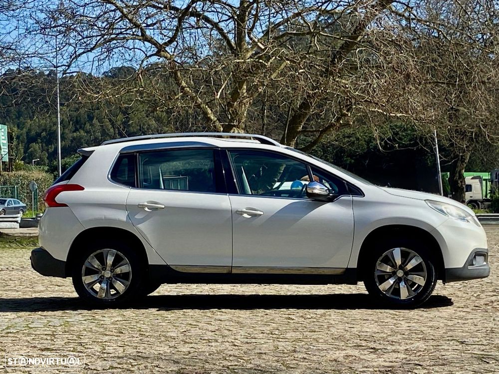 Peugeot 2008 1.2 PureTech Allure - 9